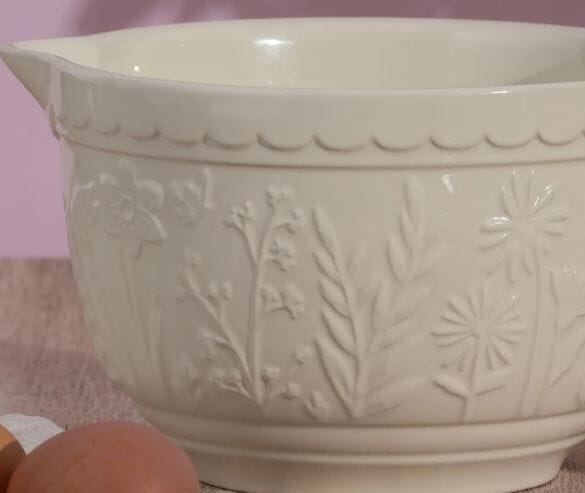 Mason Cash - Meadow Batter Bowl 1.9l Mixing Bowls & Pudding Bowls The Cooks Kitchen