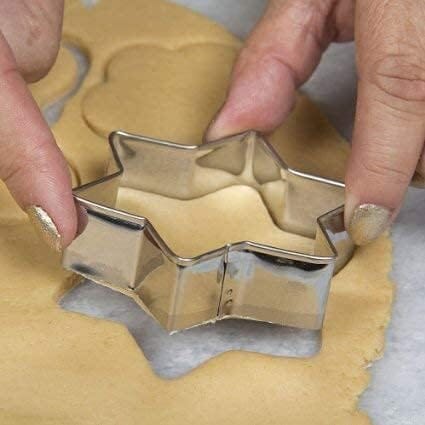 My Kitchen Addiction - Stainless Steel Cookie Cutters - Pack Of 12 Cookie Cutters & Plungers The Cooks Kitchen 