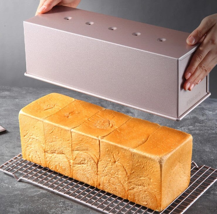 Chefmade Loaf Pan With Cover 1.2kg - 39cm Loaf Pans The Cooks Kitchen 