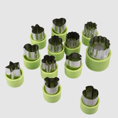 Appetito Fruit & Vegetable Cutters 12 Assorted Shapes - Green
