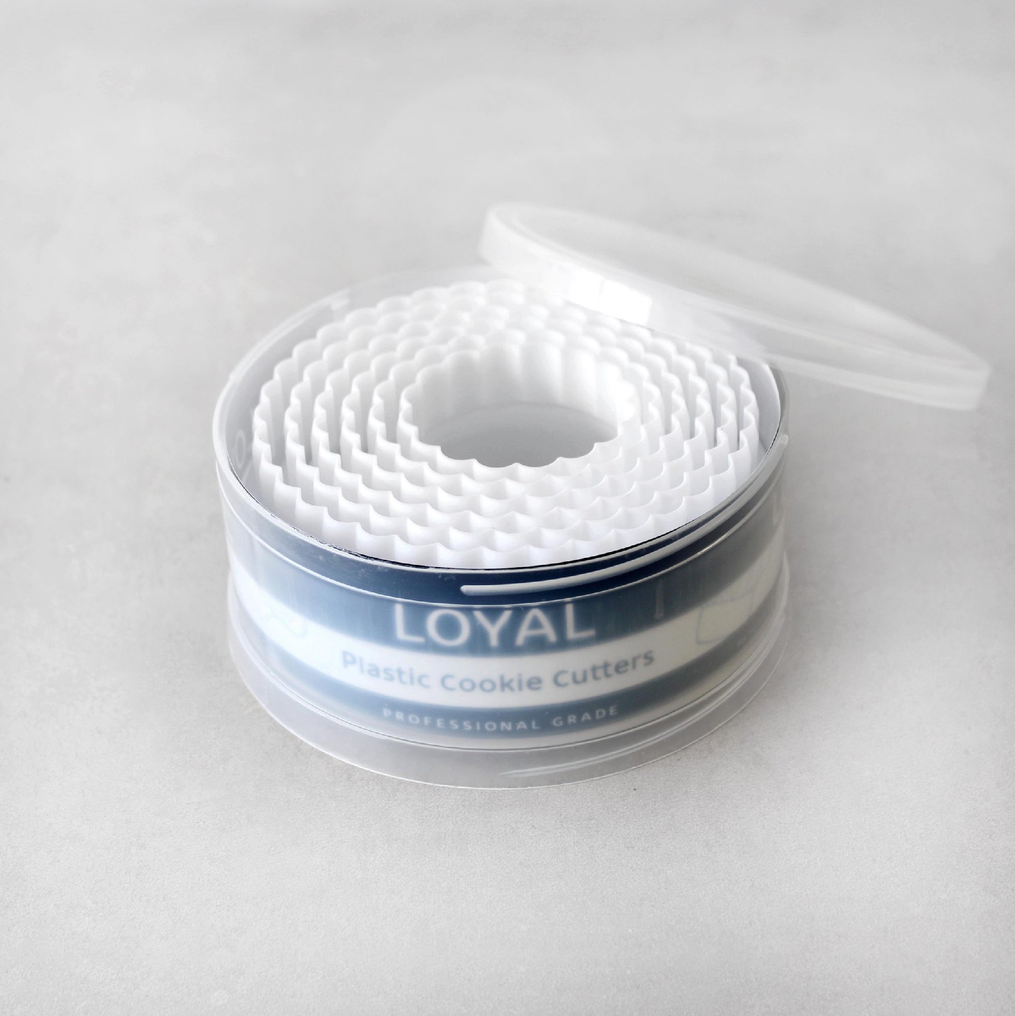 Loyal Plastic Plain/scalloped Round Set Of 6